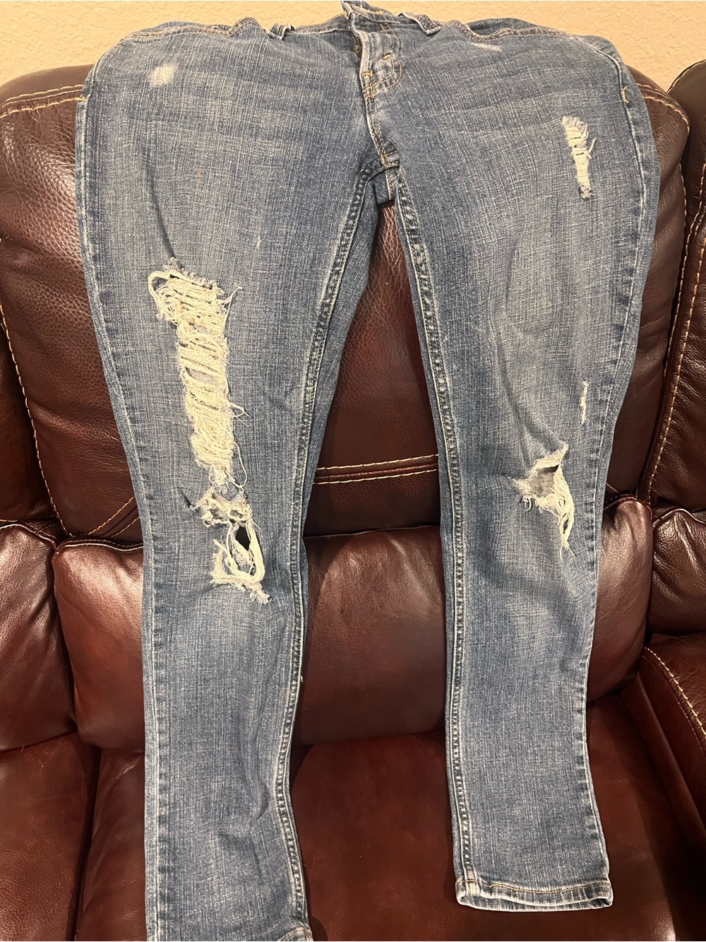 Vintage Y2K Levi's 524 Too Superlow Distressed Skinny Jeans Size 7 Medium